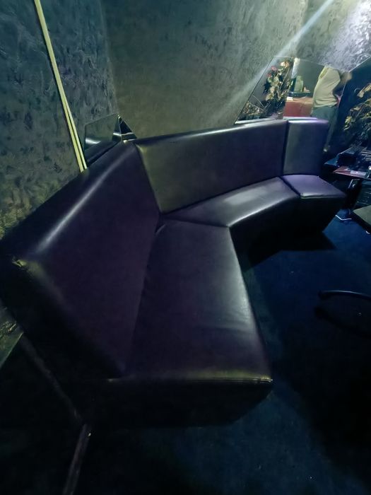 Продам диван кож зам