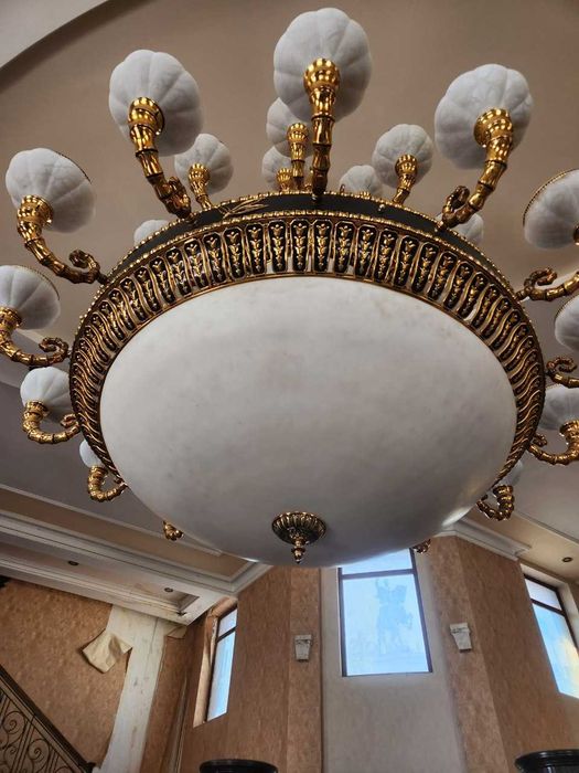 Люстра  катта заллар учун