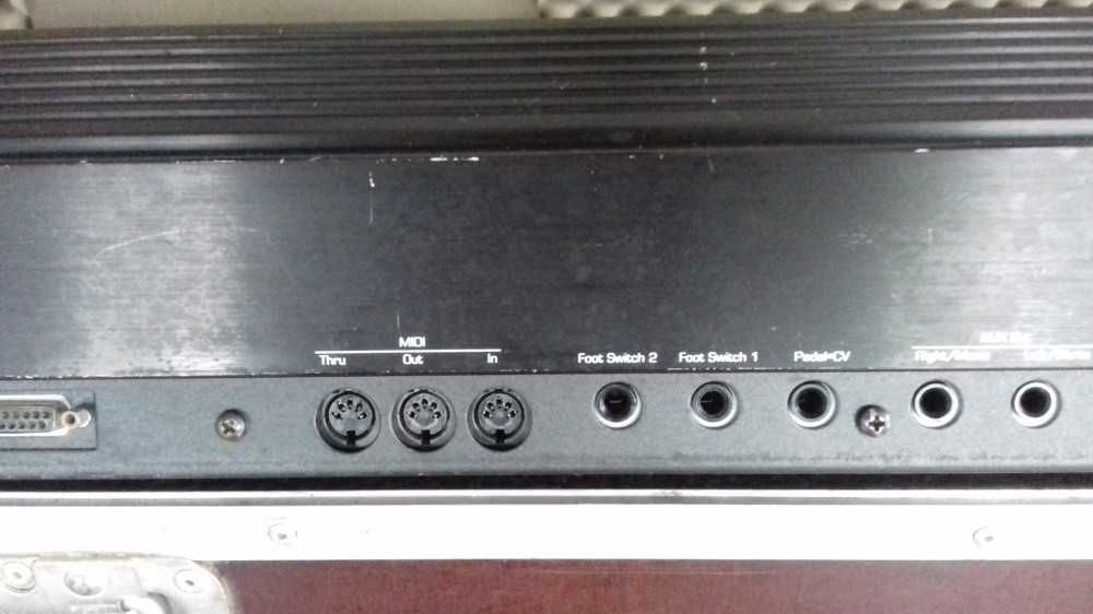 Vand Sintetizator Ensoniq TS-12 cu emulator floppy si hard case