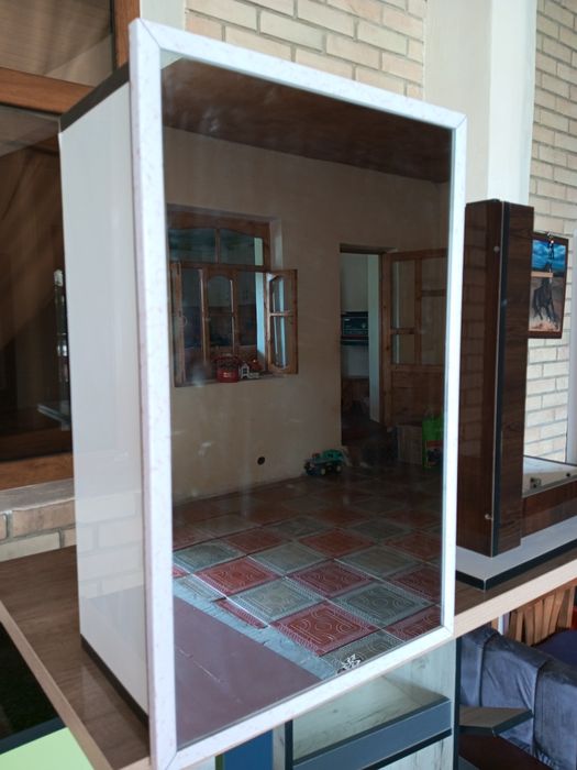 Стол стул ва ойнали полка деворга котириладиган