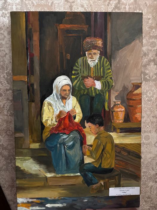 4 ta devorga osiladigan kartinalar, hammasi qo’lda chizilgan.