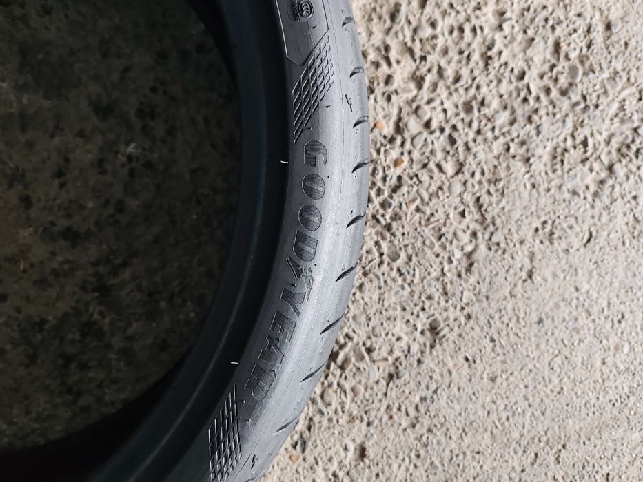 2 anvelope 245 35 20