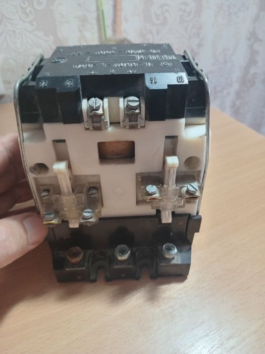 Продаётся контактор -пускатель