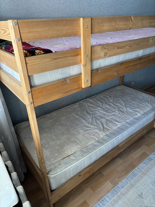 Двухъяросная кровать