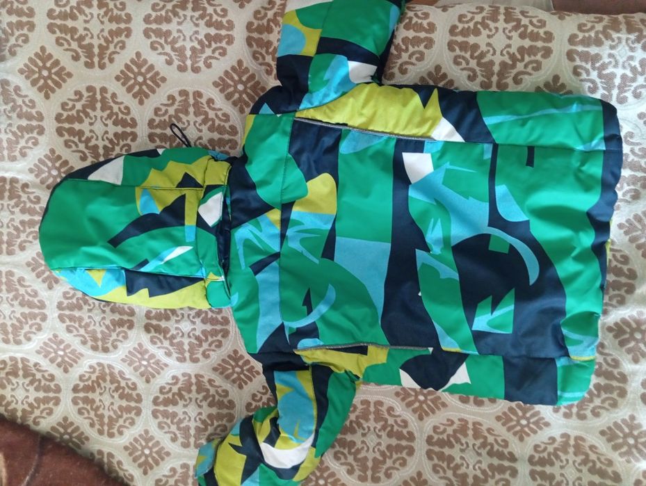 Продам зимний комбинезон детский