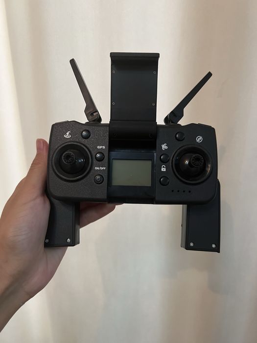 Продаю дрон новый