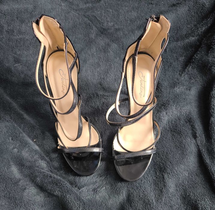 Продавам нови обувки