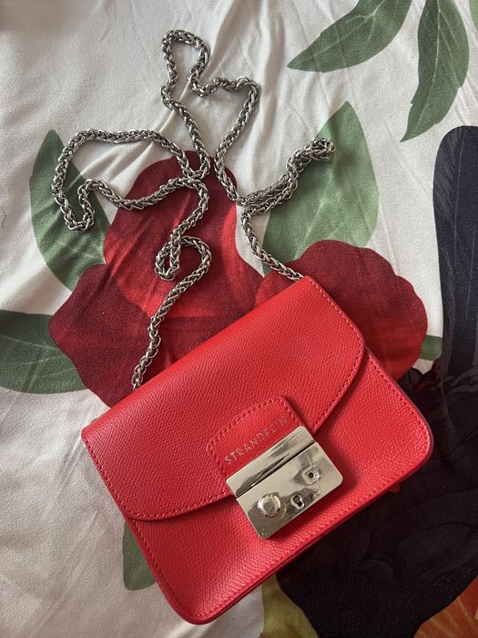 Jacquemus, Armani Jeans, Parfois, Adidas, Chanel