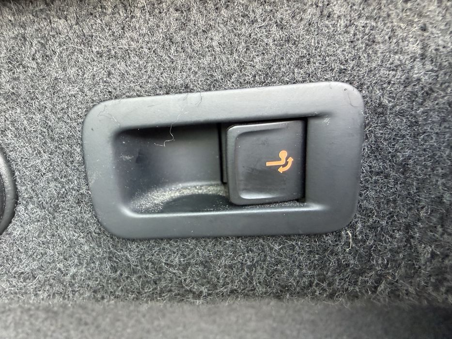 Carlig electric VW Passat B8 2015-2023