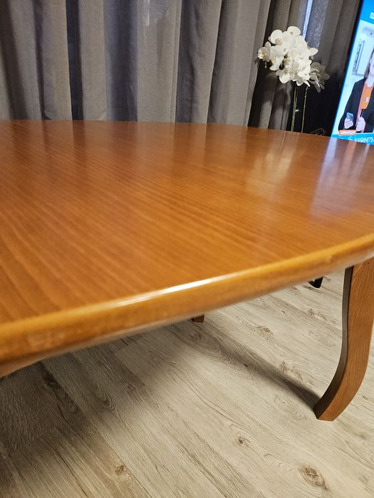 Разтегателна дървена трапезна маса за хранене