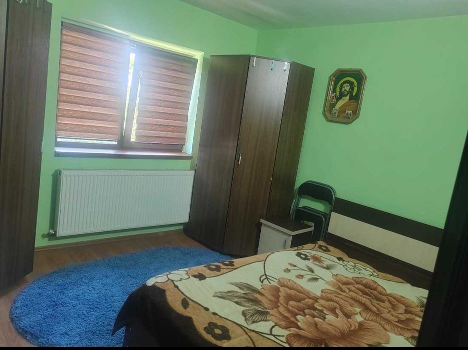 Se vinde apartament.
