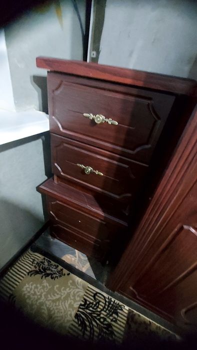 Спальни гарнитур сотилади,  хамма комплекти билан бирга сотилади