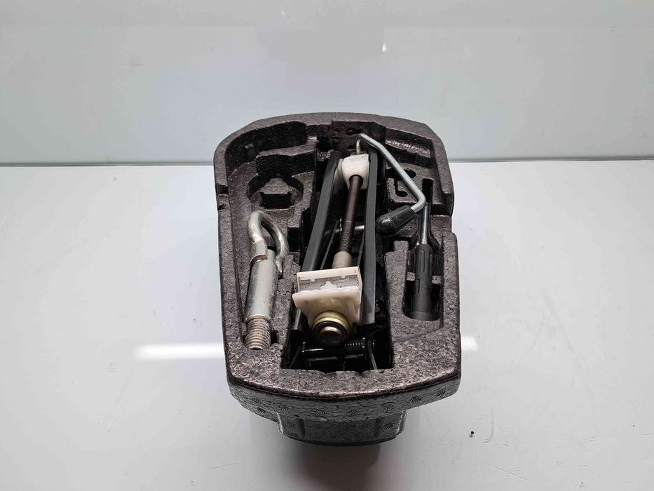 Set cric si cheie Volkswagen Polo (6R) [Fabr 2009-2016] OEM