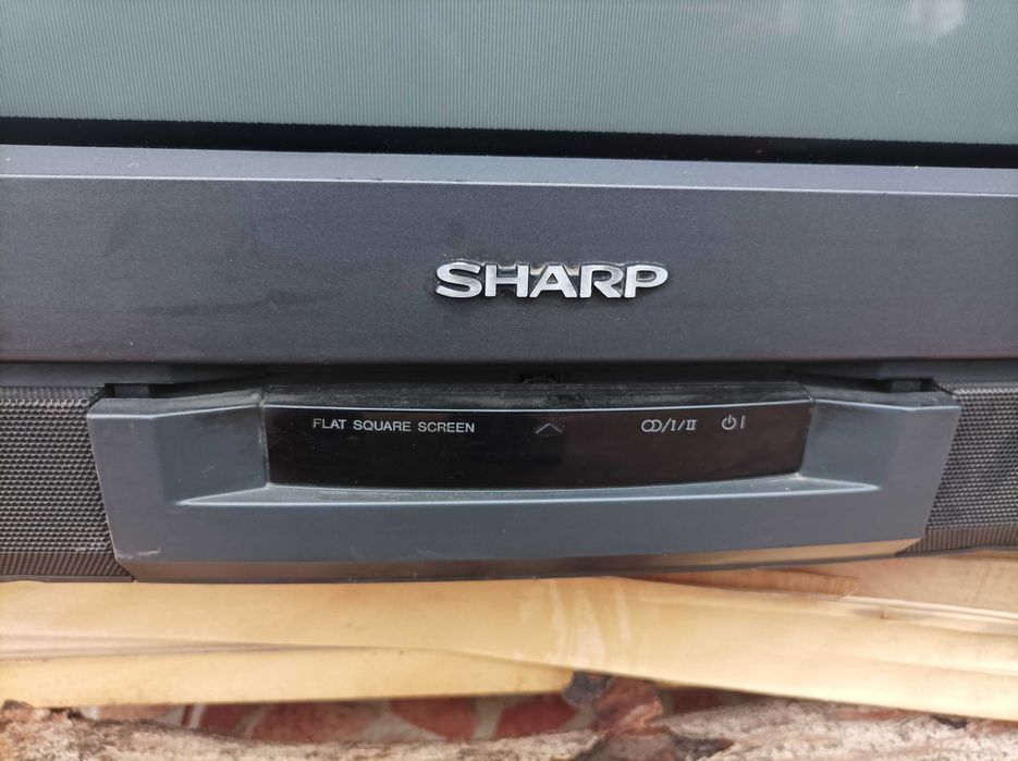 Tv Sharp cu telecomanda