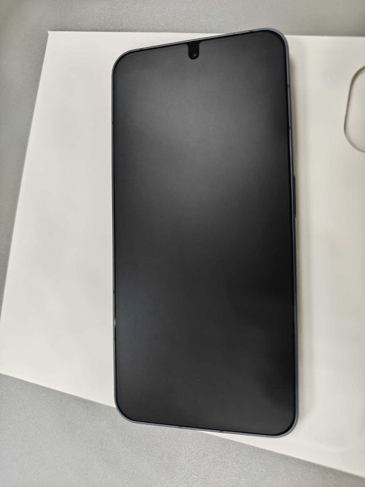 Nothing Phone (2) 12GB/256GB Dark Gray, impecabil, 8 huse, folie față/spate, full box