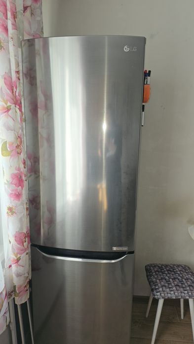 Холодильник Lg в идеальном состоянии