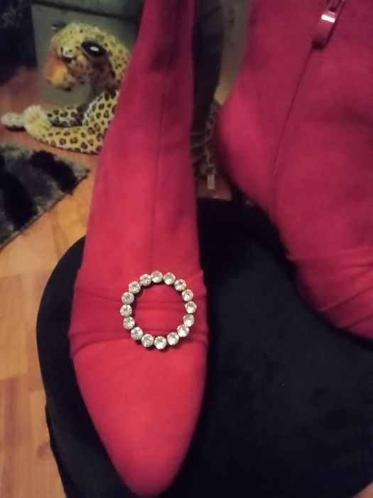 Ghete Dama Piele Caprioara Artificiala Rosii Marime 38 Noi