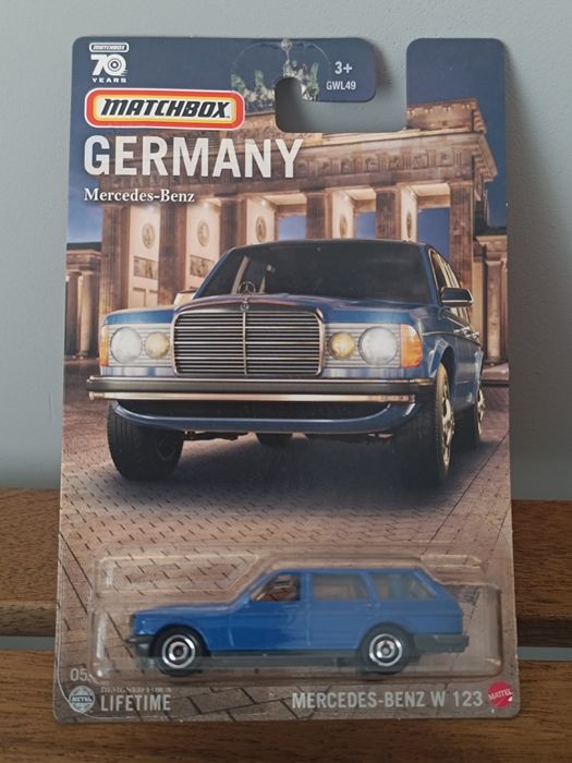 Mercedes Benz w123 Wagon Matchbox Hot Wheels