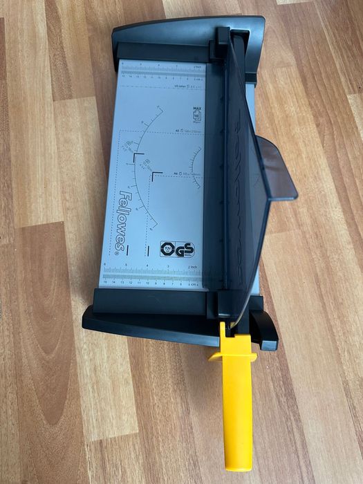 Ghilotină hârtie Fellowes Fusion A4 – stare foarte bună