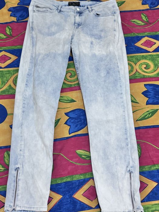 Продавам дънки неса носени не оцелих размера но стоят от даста време