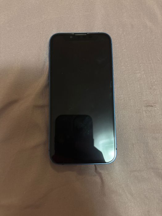 iPhone 13 mini с кабел и кутия