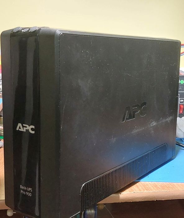UPS APC back-ups PRO900