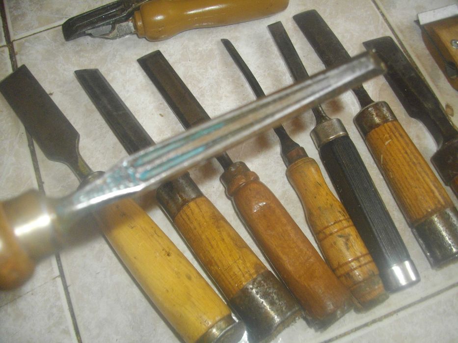 12 бр. Ръчно Дърводелско Длето-Проф-За Струг,Дърворезба-Старо Качество