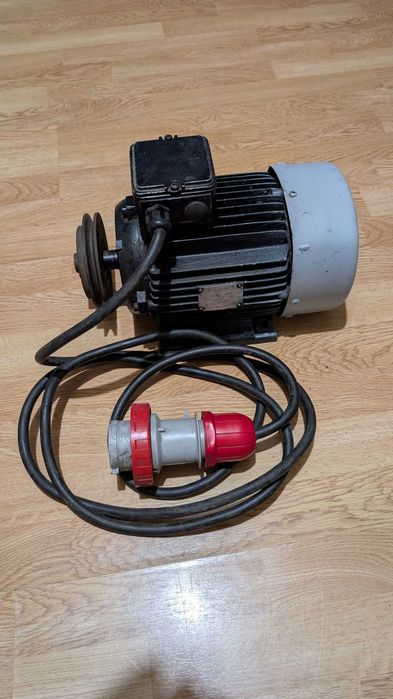 Motor electric trifazat cu 2 turații (1400 / 700 RPM) - 380V, cu fulie și cablu
