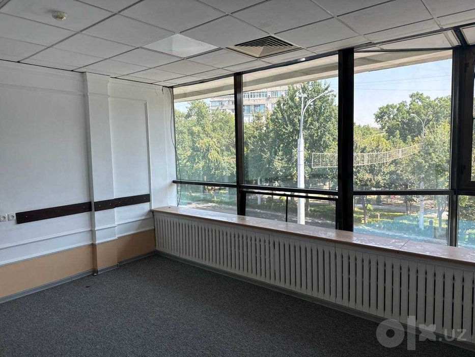 Аренда. Офис. 25м². 150 метрах от метро Космонавтов.