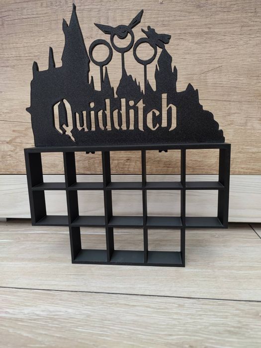 Quidditch Harry Potter Стойка за Фигурки на Хари Потър Киндер