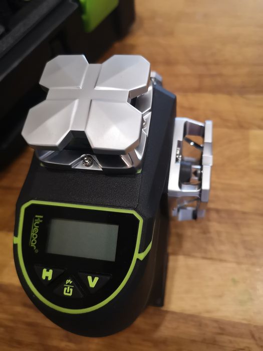 Лазерен нивелир Huepar 4D