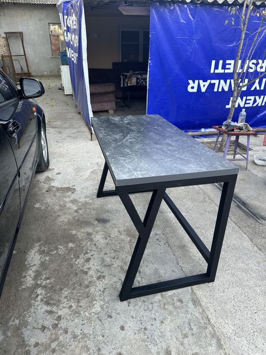 Стол в стиле лофт