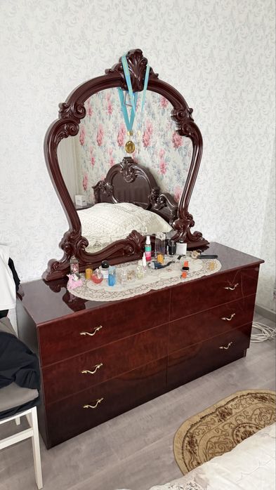 Спальный гарнитур