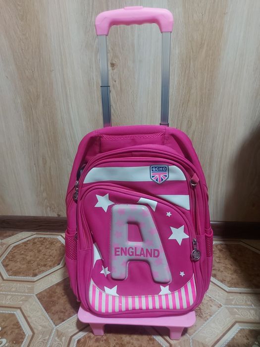 Продаются рюкзаки для девочки