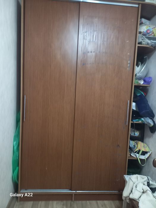 Продам шкаф вагонка, коричневый высокий до потолка