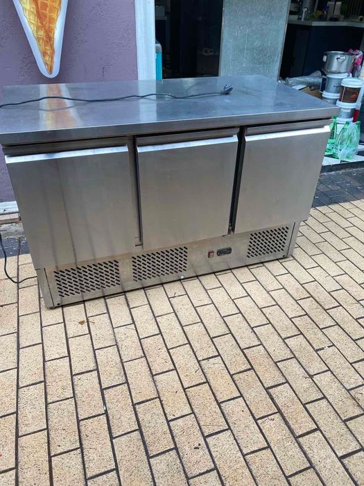 Продавам професионално оборудване за Джелатерия