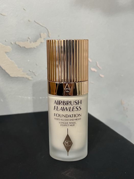 Тоналка Charlotte Tilbury 02 neutral