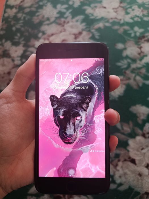 Iphone 8 plus продаю