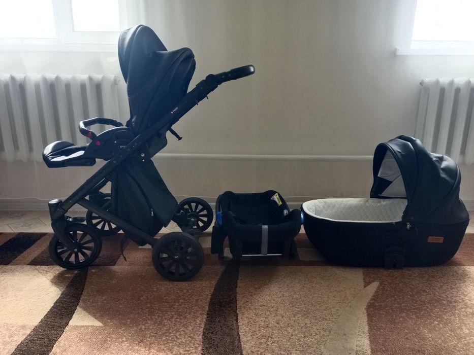 Детские коляска 3 в одном