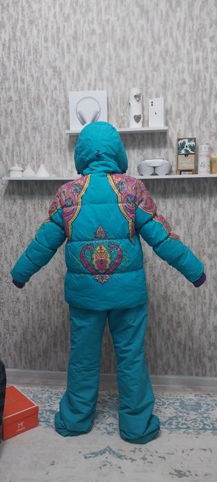 Продам зимние куртки