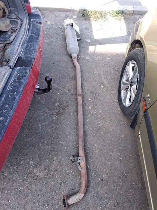 Продам глушитель на камри