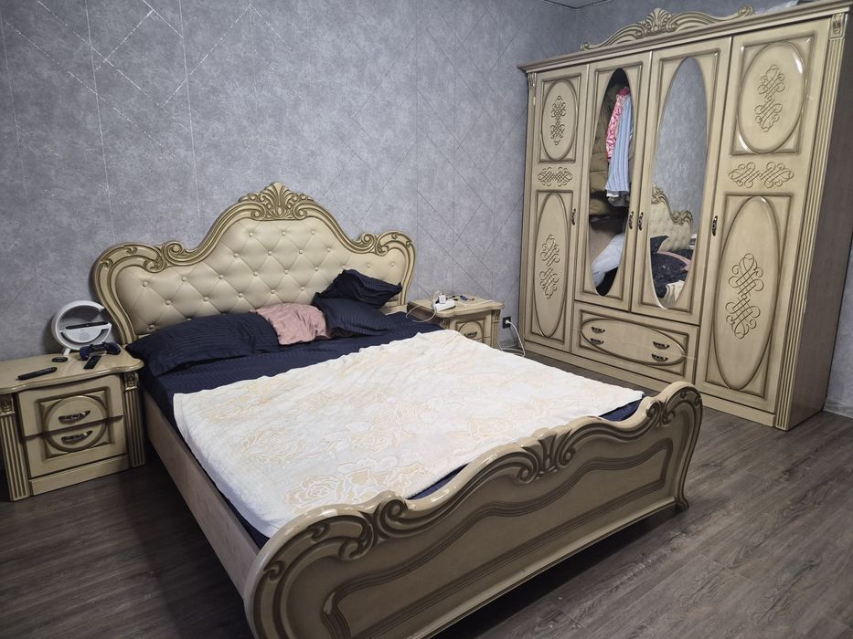 Спальный гарнитур