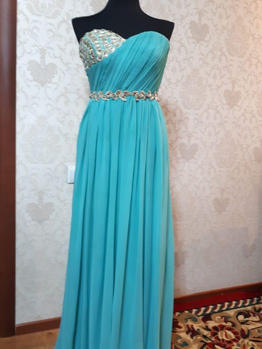 Бирюзовое платье в пол