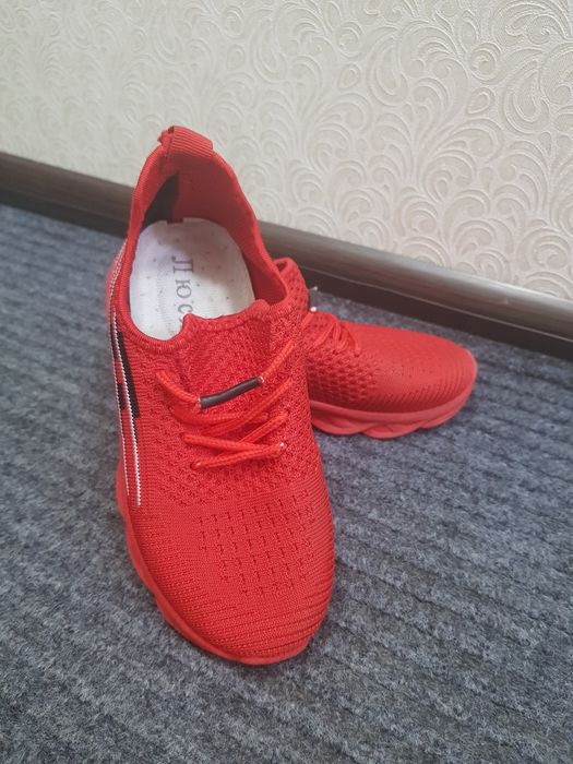 Детские кроссовки