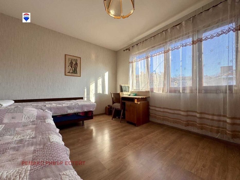 Продава се Двустаен апартамент в Русе, Център - 60 кв.м за 982 €/кв.м - Снимка #7