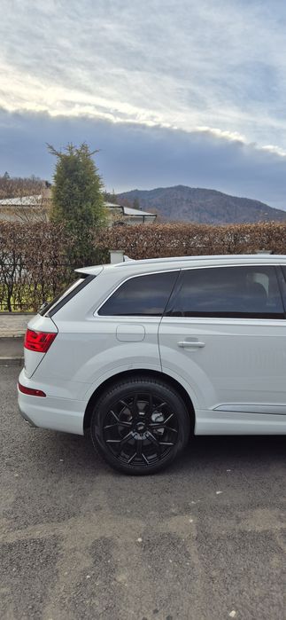 AUDI Q7  / 2019  / 7 locuri .