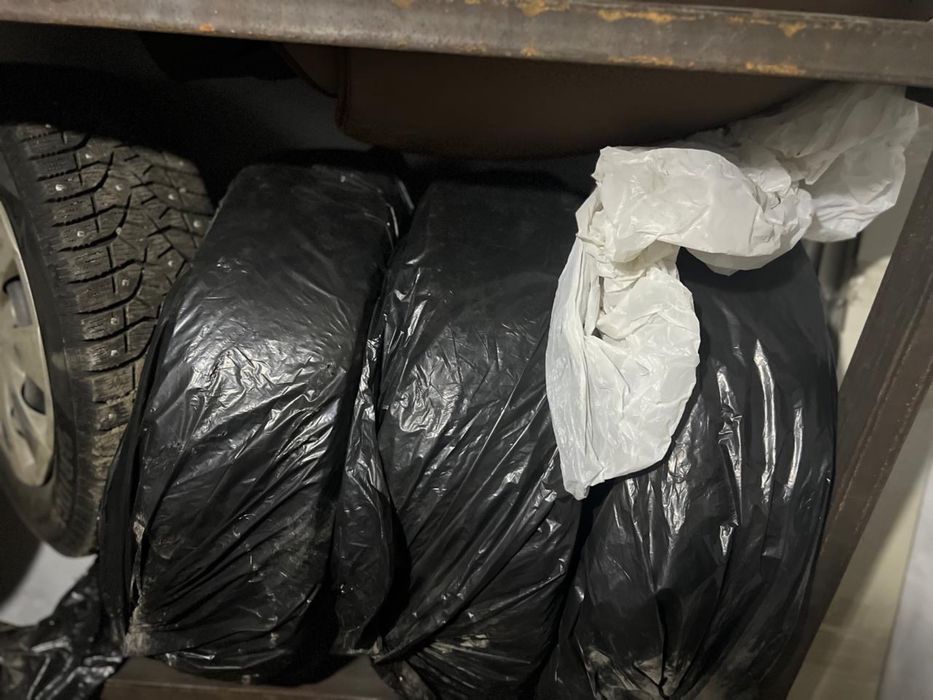 Продам шины с дисками 4 шт