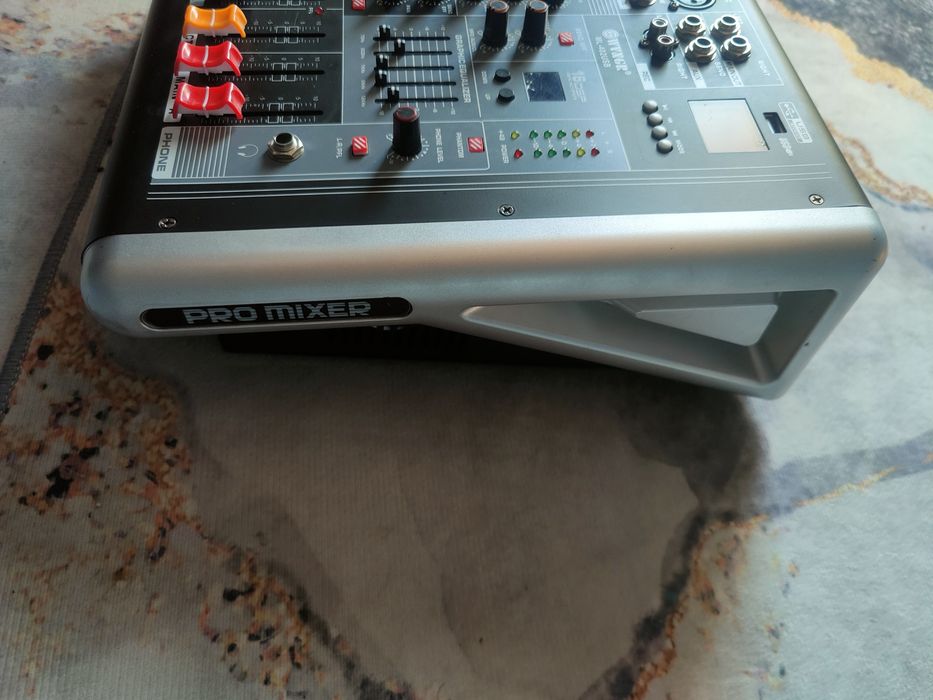 Vând urgent mixer activ