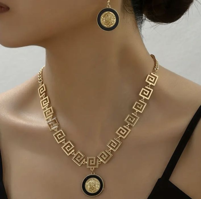 Комплект колие и обеци