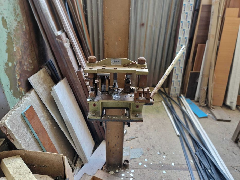 Машини за производство на дограма